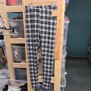 Just Cozy Size M/L Black White Plaid Faux Fur Lined Fleecy Leggings